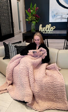 Load image into Gallery viewer, Sparkly rose pink chunky throw
